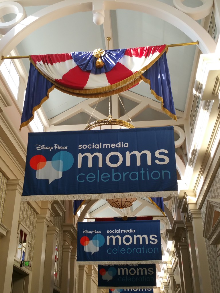 disney-social-media-moms-2016