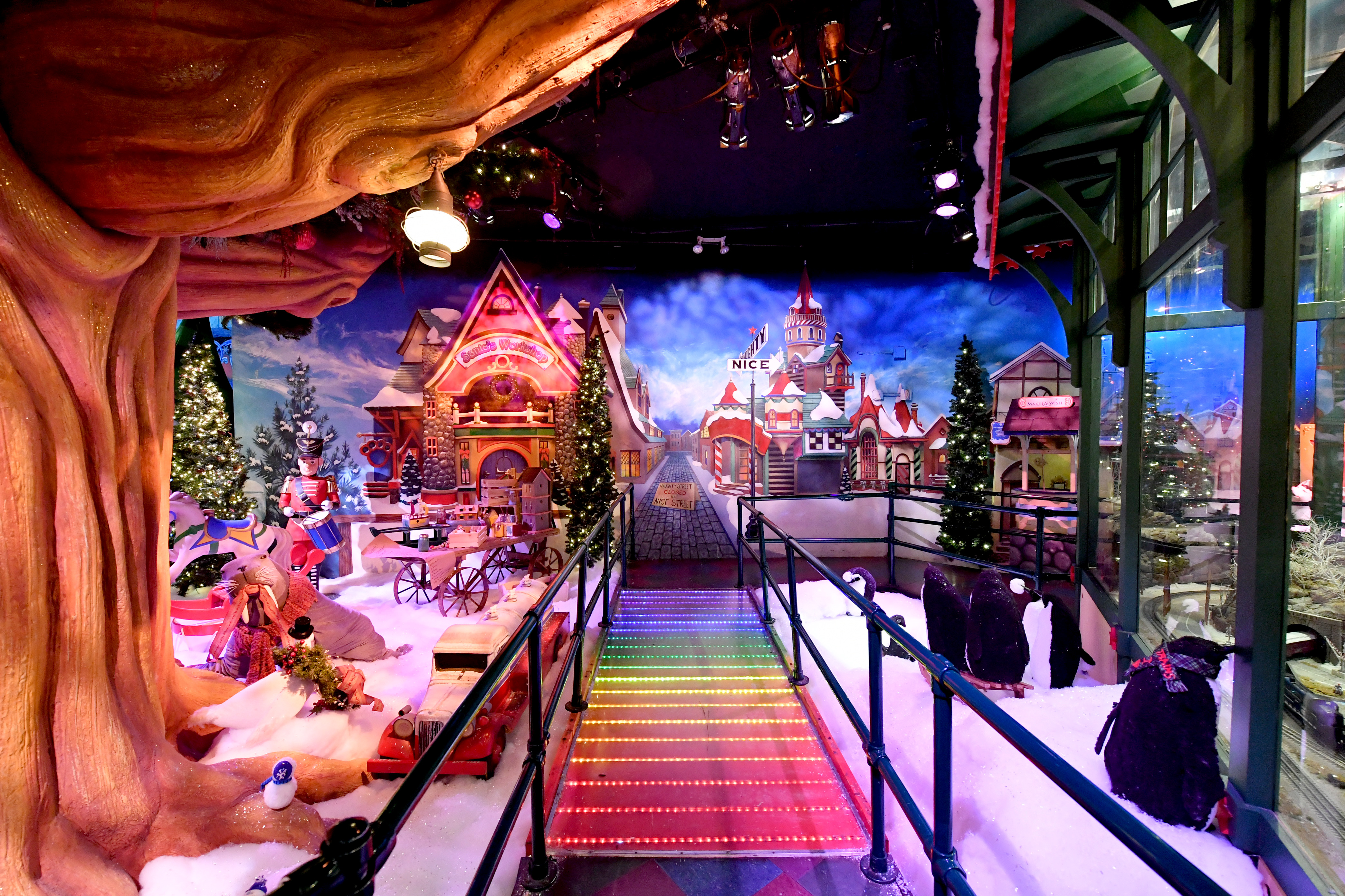 Macy’s Santaland Makes You Believe in the Magic of Christmas